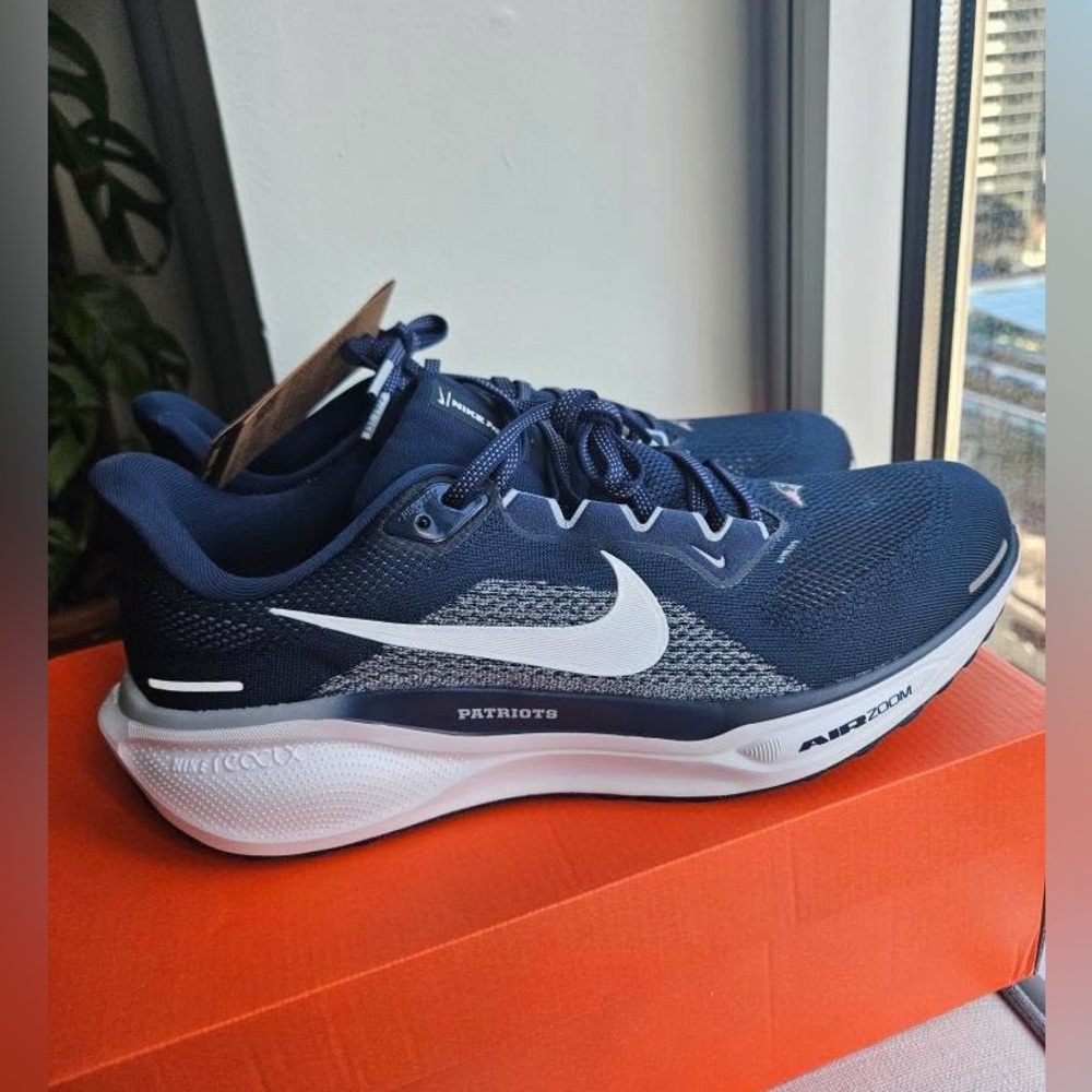 NIKE ZOOM PEGASUS 41 PATRIOTS Size 11.5 - Picture 9 of 13